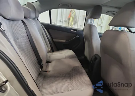 2013 Volkswagen Jetta Base z USA, uszkodzony, nr VIN 3VW2K7AJ4DM289516